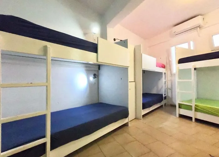 Backpackers Place Fira (Santorini)