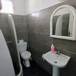 Backpackers Place ثيرا