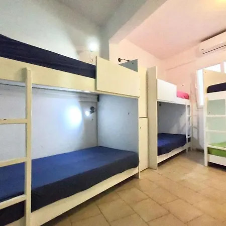 Backpackers Place סנטוריני