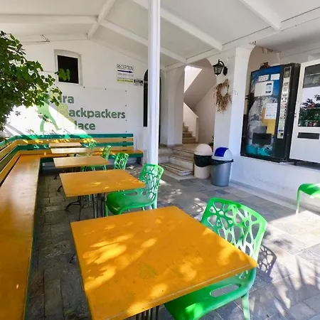 بيت شباب Backpackers Place *